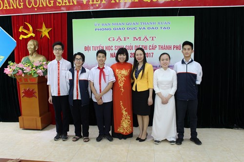 Gặp gỡ đội tuyển tham dự kì thi học sinh giỏi cấp Thành phố tại phòng GD & ĐT quận Thanh Xuân năm học 2016 - 2017