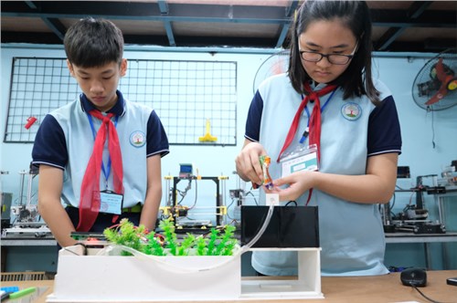 Học sinh trường THCS Thanh Xuân Trung đạt giải Nhì nghiên cứu KHKT cấp Thành phố với Dự án  Hệ thống theo dõi và giám sát chất lượng nước thải sinh hoạt 