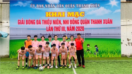 Hoạt động trải nghiệm bổ ích trên sân chơi thể dục thể thao tại Giải bóng đá thiếu niên nhi đồng Quận của học sinh trường THCS Thanh Xuân Trung