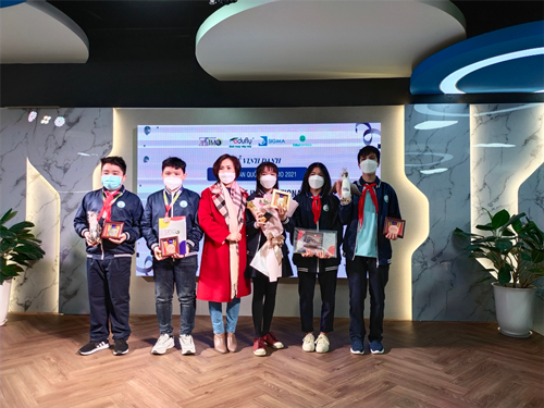 Lễ vinh danh học sinh trường THCS Thanh Xuân Trung đạt thành tích rực rỡ trong Kỳ thi Olympic Toán Tiếng Anh PHIMO vòng Quốc tế
