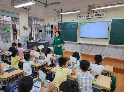 Cô giáo Hồng Thanh lên tiết thành công môn Tiếng Việt lớp 1 tại Hội thi giáo viên dạy giỏi cấp Trường