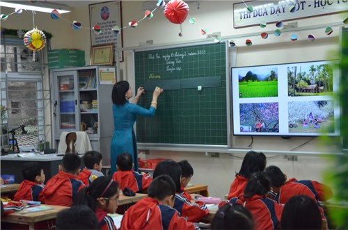 Cô giáo Đoàn Thị Thủy hoàn thành tốt tiết thi dạy giỏi cấp Quận năm học 2022-2023