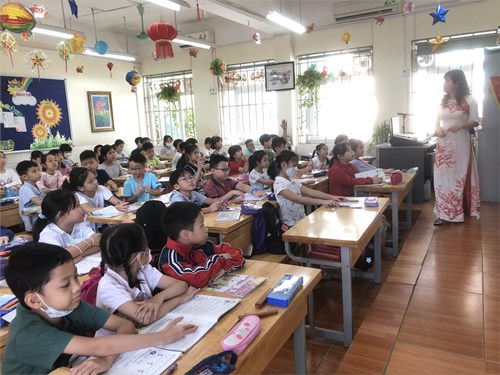 Tiết dạy Âm nhạc hào hứng, vui tươi của cô giáo Lê Thị Thu Hường và các con học sinh lớp 3A